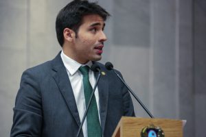 ANÁLISE - De acordo com deputado, crise econômica, investigações de corrupção e perda de parceiros importantes traz prejuízos ao empreendimento. Foto: Jarbas Araújo