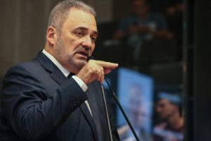 BLITZ - Líder oposicionista ressaltou atividades do grupo para fiscalizar o setor de saúde do Estado. Foto: Jarbas Araújo