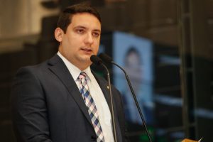 AÇÕES - Propostas tratam de inclusão do tema no FEM, dia de conscientização sobre doação de sangue animal e taxa voluntária do IPTU para causa. Foto: Roberto Soares