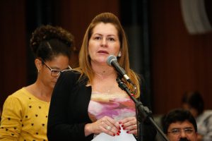 APARTE - Roberta Arraes destacou a campanha Agosto Lilás, de combate à violência contra a mulher. Foto: Roberto Soares