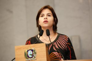 FISCALIZAÇÃO - Empresa que venceu licitação recente do programa seria a mesma que deu calote em instituições de ensino. “A partir desse fato, espero que novas atitudes sejam tomadas”, cobrou Priscila. Foto: Roberto Soares