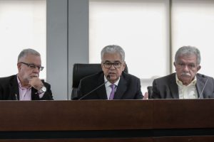 QUEIXAS - Dificuldades com outorga de água e liberação ambiental impedem acesso a crédito, relataram produtores ouvidos em encontro promovido pela Comissão de Administração Pública. Foto: Nando Chiappetta