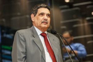 POSIÇÃO - “Manifestação vai mostrar que maioria dos brasileiros não concorda com o avanço da barbárie sobre a civilização”, acredita o comunista. Foto: Roberto Soares