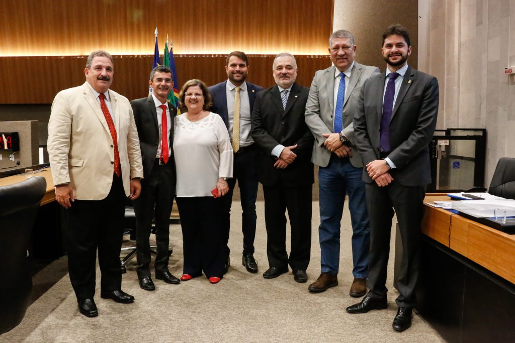 PLENÁRIO - Iniciativa foi lançada em conjunto com os deputados estaduais do Rio Grande do Norte, Francisco do PT, e do Ceará, Guilherme Landim, que vieram à Alepe. Foto: Roberto Soares