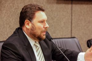 EPISÓDIO - "Aluno com deficiência precisou ser carregado pelos colegas quando a cadeira de rodas dele quebrou, um constrangimento", relatou Florêncio. Foto: Evane Manço