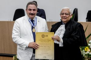 O Presidente Eriberto Medeiros Recebe a Medalha do Mérito Judiciário, por ocasião dos 197 anos do TJPE