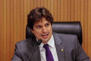 AGENDA - Grupo voltará a ser reunir no próximo dia 20 para votar o parecer final, informou o presidente Lucas Ramos. Foto: Evane Manço