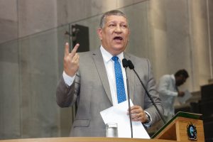 RISCO - “É algo muito sério e grave, que afeta a manutenção do estado democrático de direito.” Foto: Roberto Soares