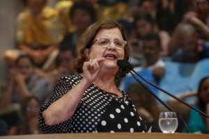 CRÍTICA - “O atual Ministério da Saúde quer voltar ao tempo do manicômio, do internamento e dos choques elétricos”, afirmou Teresa Leitão. Foto: Roberto Soares