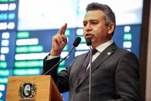 ADESÃO - “Nossa delegação, que saiu do Recife em 40 ônibus, foi a segunda maior do País.” Foto: Jarbas Araújo