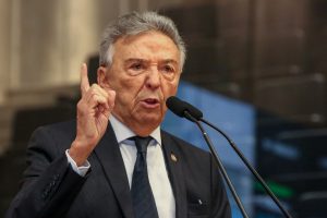 QUEIROZ - Racionamento teria aumentado para suprir necessidade de Santa Cruz do Capibaribe, explicou deputado, que sugeriu uso de carros-pipa Foto: Jarbas Araújo