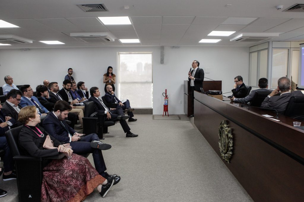 DEBATE - Frente Parlamentar que acompanha a execução dos orçamentos federal e estadual em Pernambuco promoveu reunião sobre o assunto. Foto: Nando Chiappetta