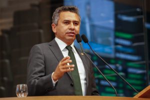 INCÊNDIOS - Para deputado, presidente responsabiliza injustamente esses grupos por problemas enfrentados pelo País. Foto: Roberto Soares