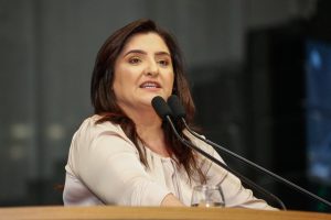 POLÍTICA - Para a parlamentar, País vive uma crise diplomática “devido ao descontrole emocional do presidente”. Foto: Roberto Soares