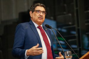 CRÍTICA - “Escárnio, desrespeito e deboche marcaram a postura de autoridades que deveriam se comportar com recato e dentro da legalidade.” Foto: Roberto Soares