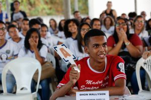 DISPUTA - O vencedor do jogo Master Legis foi Dhon Wallyson, 17 anos, aluno da Escola Estadual Madre Iva. Foto: Roberta Guimarães