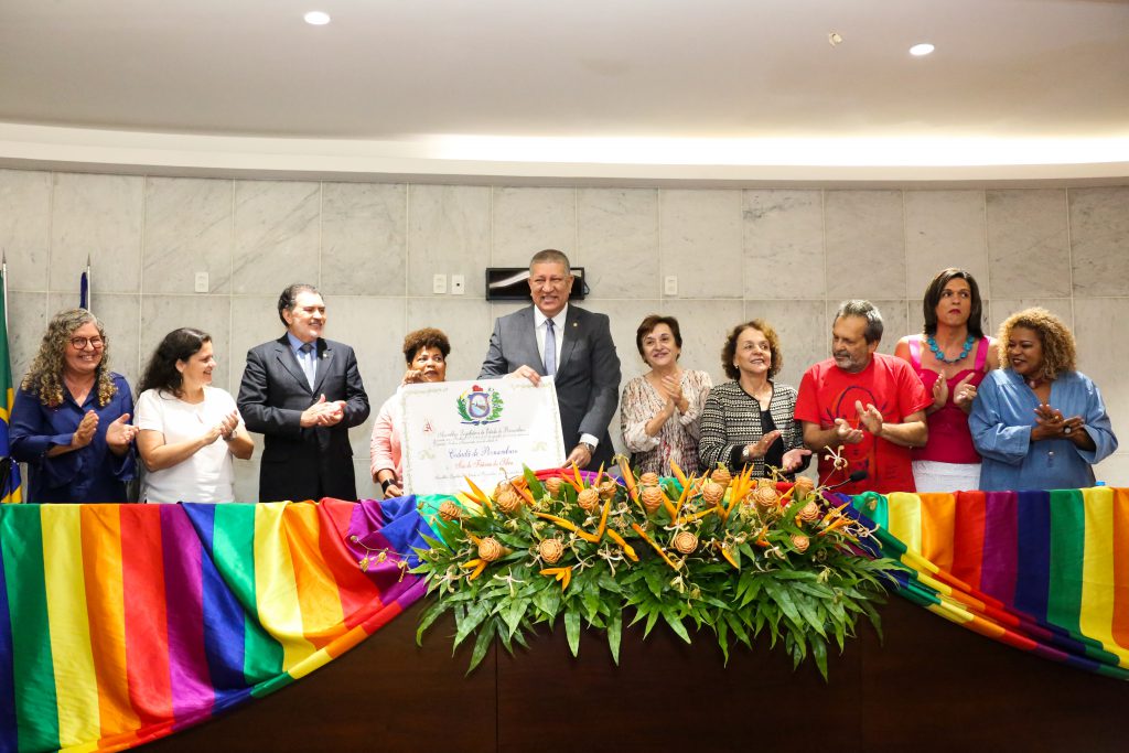 Reunião Solene de entrega do Título de Cidadã de Pernambuco a Iris de Fátima da Silva