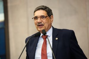 PREJUÍZO - De acordo com o parlamentar, Governo Federal pode causar “verdadeiro desmonte da empresa” com a venda de refinarias. Foto: Roberto Soares