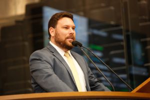 SUGESTÃO - “Se o Governo do Estado e a Prefeitura não têm condição de promover essa requalificação, que faça parceria com a iniciativa privada.” Foto: Roberto Soares