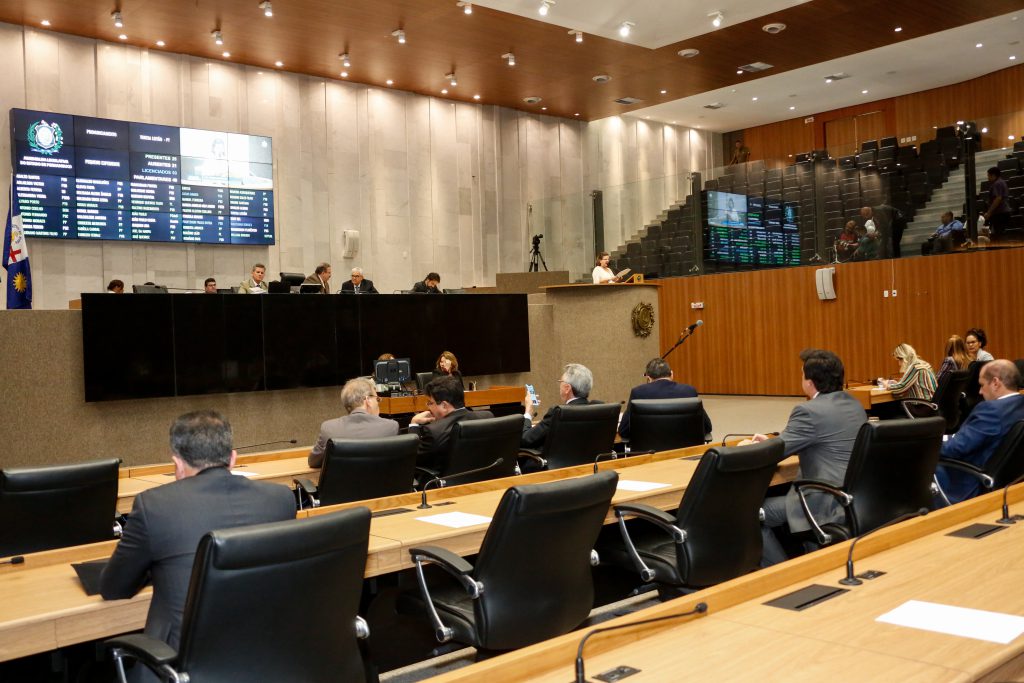 PROPOSTA - A matéria tem efeito retroativo a 1° de janeiro de 2019 para os profissionais de nível médio que recebem abaixo do piso. Foto: Roberto Soares
