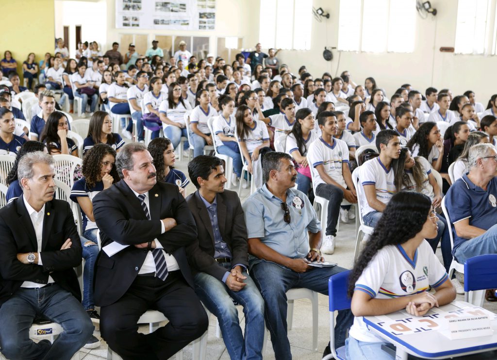 PARTICIPAÇÃO - Cerca de 500 estudantes de escolas públicas compareceram ao evento para conhecer mais sobre o Parlamento Estadual. Foto: Nando Chiappetta