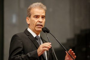 FEITOSA - Para deputado, índices de violência estão em queda: “Só neste ano foram 14 mil mortes a menos”, afirmou. Foto: Roberto Soares