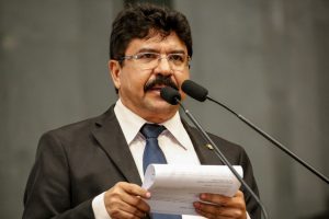 PRÓS - Construção da usina representaria investimento de R$ 30 bi em Itacuruba, disse Fernando. “Equivale a todo o orçamento anual de Pernambuco.” Foto: Roberto Soares