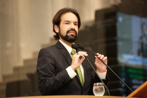ESTIAGEM - De acordo com o deputado, colapso dos reservatórios deve-se ao fato de não chover o suficiente há sete anos consecutivos. Foto: Roberto Soares