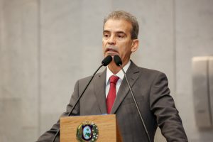 ARGUMENTOS - Deputado defendeu matriz como segura e pouco poluente, além de apontar impactos positivos que aporte de R$ 30 bilhões teria na economia do Estado. Foto: Roberto Soares