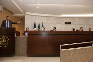 PAUTA - Membros do colegiado realizaram reunião ordinária, com aprovação de duas proposições. Foto: Evane Manço