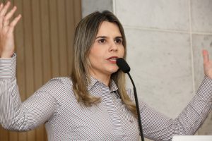 DEFESA - “Modelo se mostra eficiente para construir valores cívicos, respeito e cidadania.” Foto: Roberto Soares