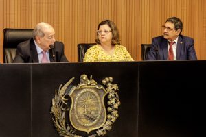 FINALIDADE - “Recurso será fundamental para resolver situações mais emergenciais, dando melhores condições de acolhimento aos estudantes”, avaliou a relatora, Teresa Leitão. Foto: Nando Chiappetta