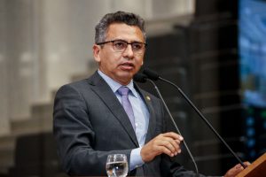SIGNIFICADO - Para o deputado, mobilização popular mostra que brasileiros reconhecem relevância do político na conquista de avanços sociais. Foto: Roberto Soares