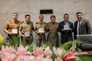 RECONHECIMENTO - Instituição responsável por desenvolver programas de assistência psicossocial a policiais e familiares foi tema de Grande Expediente Especial, por solicitação de Joel da Harpa. Foto: Evane Manço