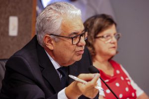 CATIVEIRO - “Parte das aves será reinserida na fauna”, explicou o autor da matéria, Antônio Moraes. Foto: Evane Manço