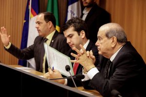 SITUAÇÃO - Governo do Estado e TJPE enfrentam dificuldades para utilizar R$ 350 milhões depositados em contas judiciais na Caixa Econômica. Foto: Nando Chiappetta