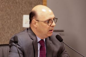 ESPERA - “Deixar de fazer esse resgate fere não só o interesse do Governo, mas principalmente dos credores”, argumentou o advogado Sérgio Higino Neto. Foto: Nando Chiappetta