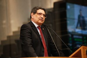 RISCO - “Desmonte dos direitos sociais e ataque à democracia acentuam retrocessos.” Foto: Roberto Soares