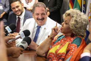 Coletiva de entrega do Título de Cidadão de Pernambuco à cantora Alcione