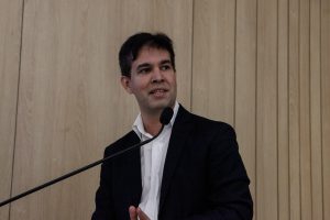 ALTERNATIVAS - “Acho que a gente deva pensar em alguma forma de financiamento privado, mas não acredito no modelo de privatização”, pontuou o secretário estadual de Desenvolvimento Urbano e Habitação, Marcelo Bruto. Foto: Evane Manço
