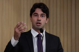 CENÁRIO - “Presos pernambucanos estão em crédito com o Estado pela situação degradante a que são submetidos”, avaliou o defensor público da União André Carneiro Leão. Foto: Nando Chiappetta