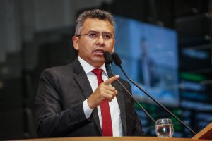 DESTAQUE - Parlamentar elogiou governança participativa da entidade e programa de instalação massiva de cisternas na zona rural. Foto: Roberto Soares