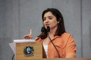 IDENTIDADE - “Ainda é considerado o maior líder do País porque entende e fala a língua do povo”, destacou Dulcicleide Amorim. Foto: Roberto Soares