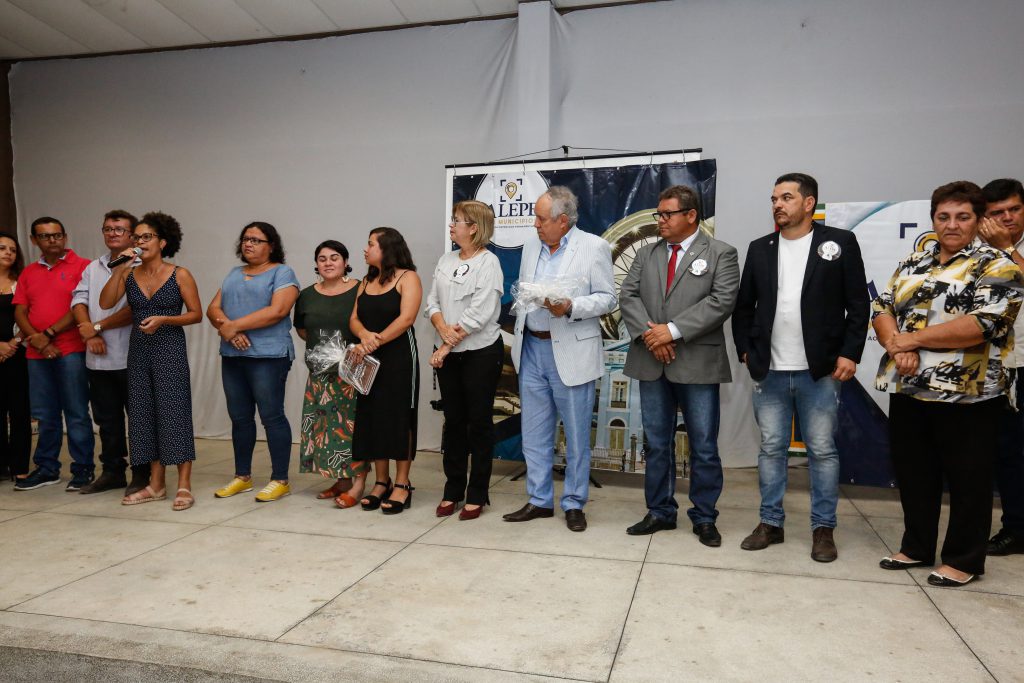 PARTICIPAÇÃO - Encontro foi realizado na Escola Técnica Estadual Antônio Arruda Farias, reunindo alunos, educadores e moradores da localidade. Foto: Roberta Guimarães