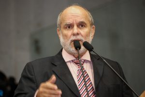 TECNOLOGIA - Parlamentar informou que o órgão implantou, em mais de 30 unidades, sistema de biometria que tem agilizado serviços. Foto: Roberto Soares