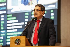 LUTO - Deputado do PCdoB apresentou requerimento de Voto de Pesar junto com o presidente da Casa, Eriberto Medeiros. Foto: Roberto Soares
