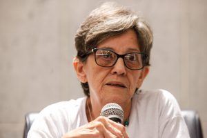AUTONOMIA - “Autocultivo e cultivo associativo evitam que fiquemos nas mãos da indústria farmacêutica”, afirmou Kátia Maia, da Acolher. Foto: Evane Manço