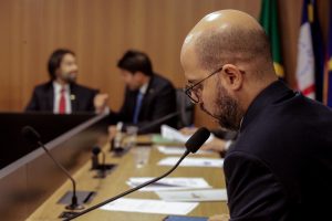 PREOCUPAÇÃO - Romero Sales Filho pontuou dificuldades financeiras que moradores poderão enfrentar para adquirir carros elétricos. Foto: Nando Chiappetta