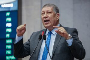 CRISE - “Quem penaliza o contribuinte é o Governo Federal, que não soluciona desemprego no País”, rebateu Nascimento. Foto: Roberto Soares