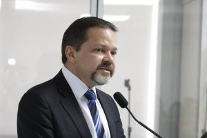 JUSTIFICATIVA - “Sanções prejudicariam muito os pernambucanos. Por isso, estamos fazendo uma adequação mínima à EC 103”, afirmou diretor da Funape, Maurício Benedito. Foto: Nando Chiappetta